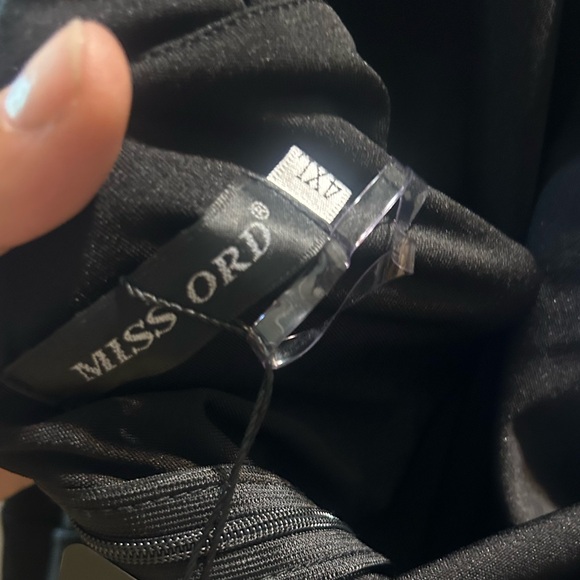 Miss Ord Black One Shoulder Maxi Dress - Picture 7 of 10